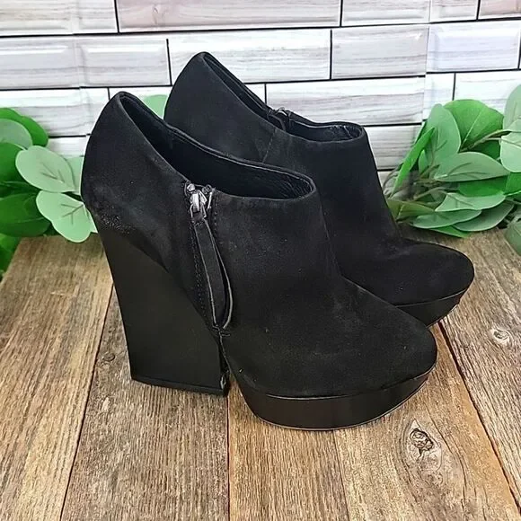 Boutique 9 suede platform heels Size 8.5