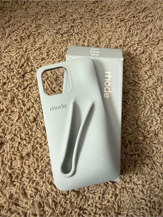rhode Soft Grip Phone Case in Light Gray 15 Pro Max