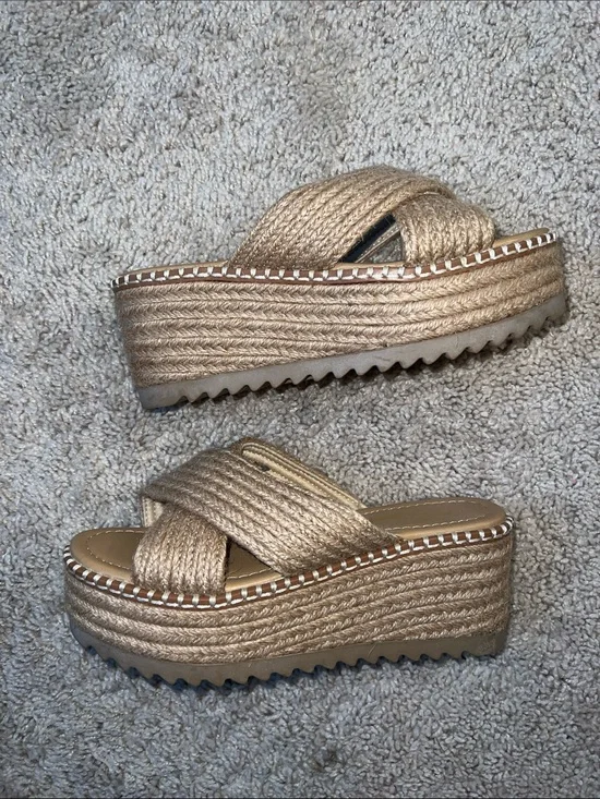 Soda Woven Platform Slide Sandals (NWOT)