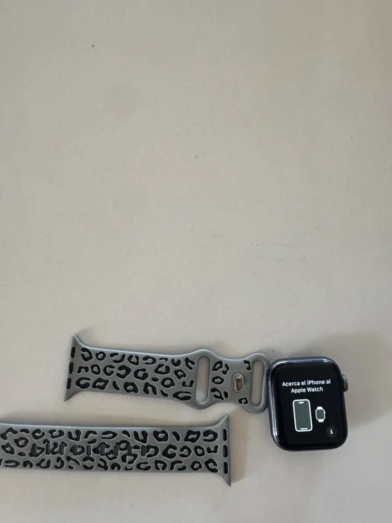 Apple Watch Series 5 40mm Aluminum Silver Case with Gray Leopard Band