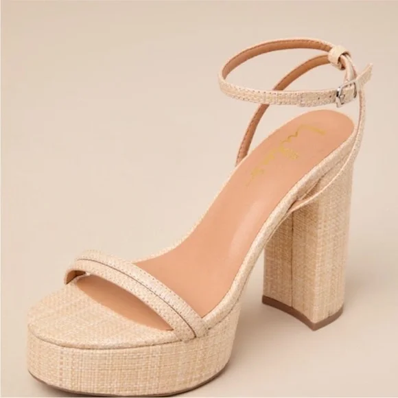 NWOB Lulu’s‎ Brocktan Platform Sandals