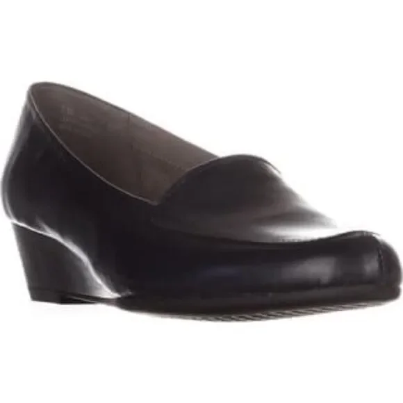 Brand New AEROSOLES Lovely Black Leather Wedges 002 9.5M