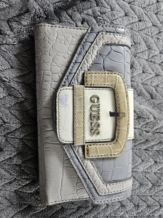 GUESS Tri-Tone Croco Buckle Wallet in Gray, Beige, Cream