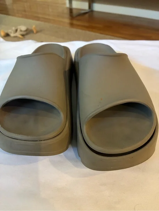 Platform Slides Sandals in Taupe Minimalist Comfort these run Narrow for 40 REG