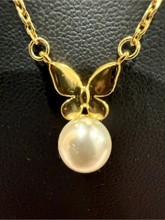 kate spade |♠️| Gold Plated Butterfly & Pearl Pendant Necklace