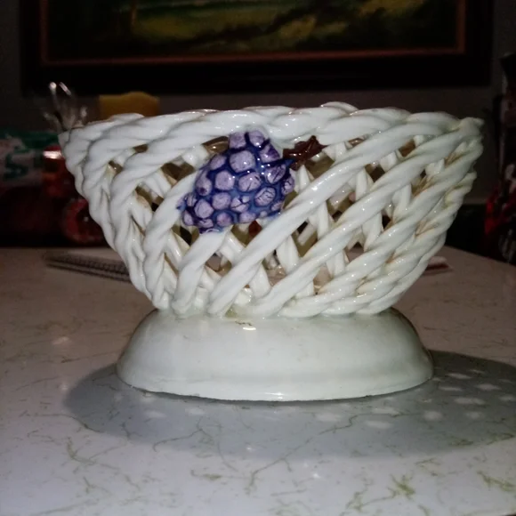 Ceramic Grapes Open Basket Lattice Weave Vanity Key Coins Candy Holder Spain