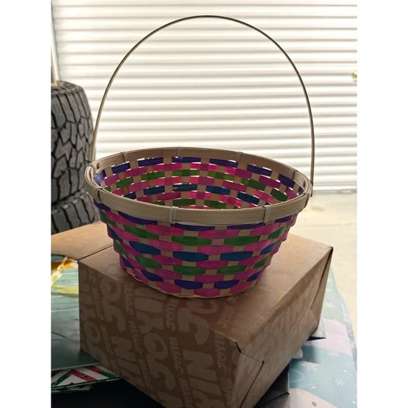 Multicolor Woven Plastic Round Basket w/ Handle, Medium 10in x 14in