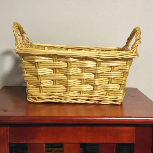 Vintage wicker basket with handles
