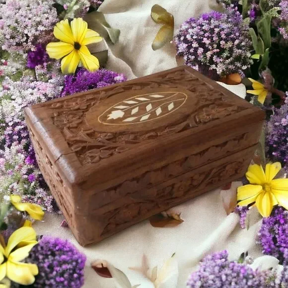 Vintage Hand‎ Carved Wood Trinket Box Jewelry MOP Abalone Inlay Floral Keepsake