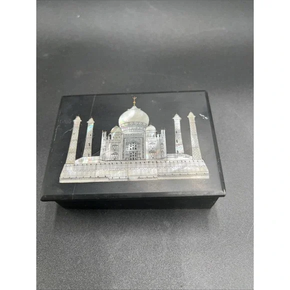 Black Marble Box With Mother Of Pearl Inlay Of Taj  Mahal