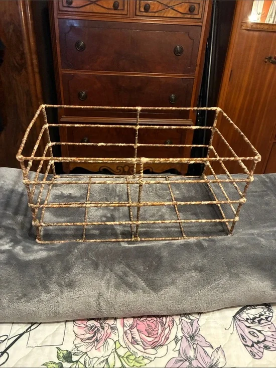 Rustic Metal Wire Storage Basket in Brown