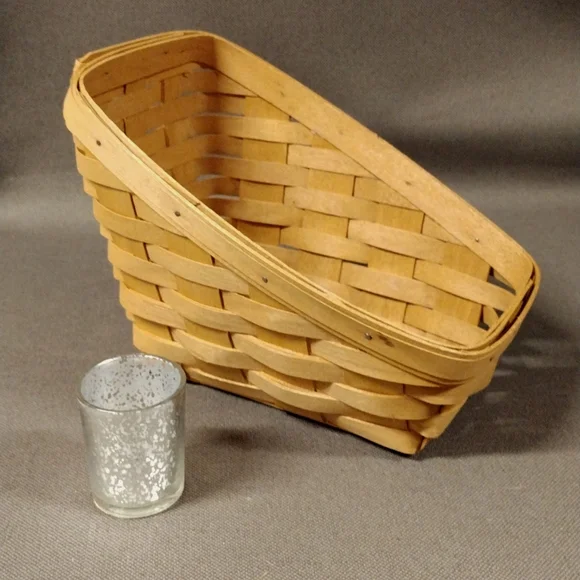 Longaberger slanted vegetable basket 1996