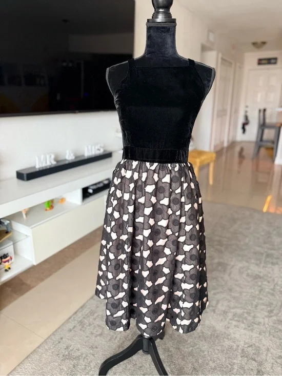 Kate Spade Black Floral A-Line Skirt with Velvet accent - Women Skirts