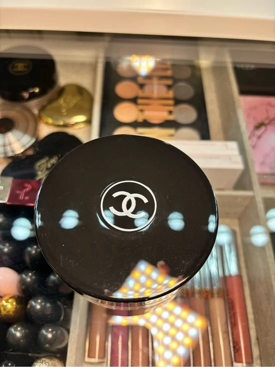CHANEL Black Compact Highlighter