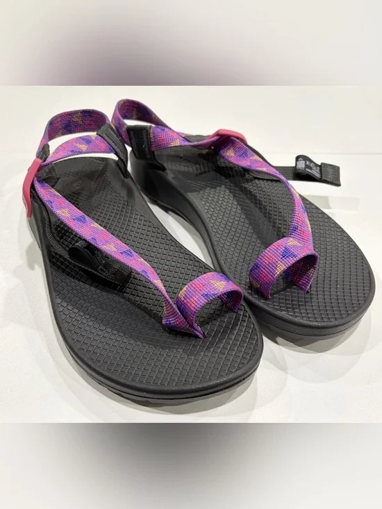 Chaco Women's SIze 9 Bodhi Sandals Pink Purple NWT Water Shoes Chacos Adjustable