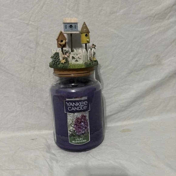 Yankee Lilac Scented Candle With‎ Easter Topper