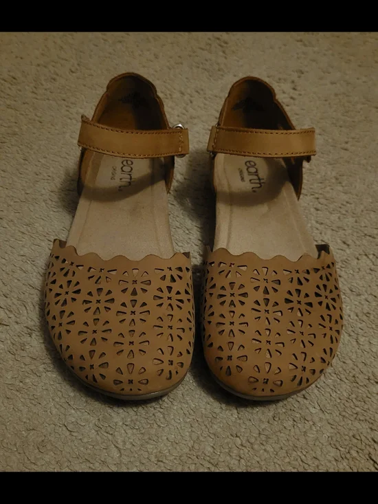 Earth Brand Men’s Tan Sandal - Comfortable Slip-On