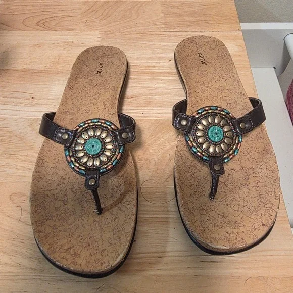 Apt 9 Womens 8 Thong Sandals Brown Turquoise Boho Medallion Koval Multi festival