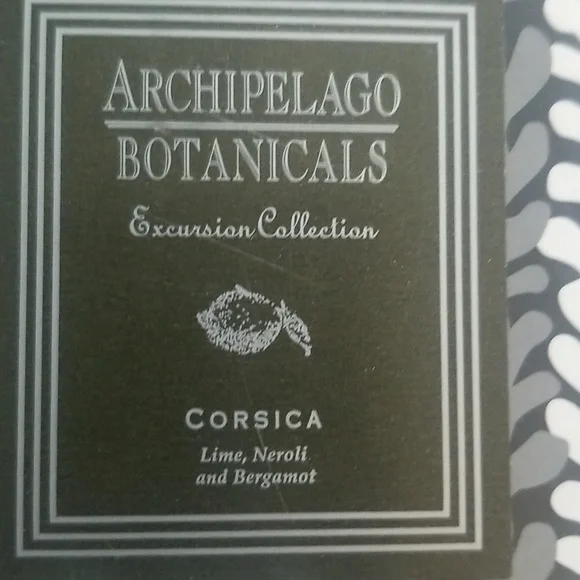 Archipelago Botanicals Corsica 60 hour candle, lime, negroni & bergamot.