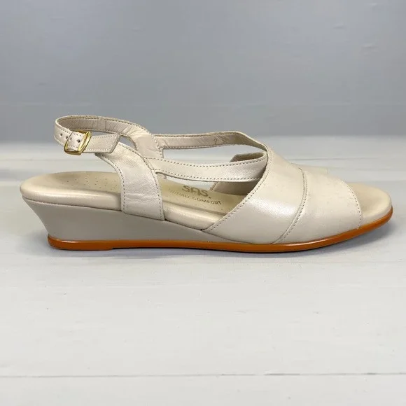 SAS Caress Cross Strap Sandals Womens Size 9 Beige Leather Slingback Wedge Shoes