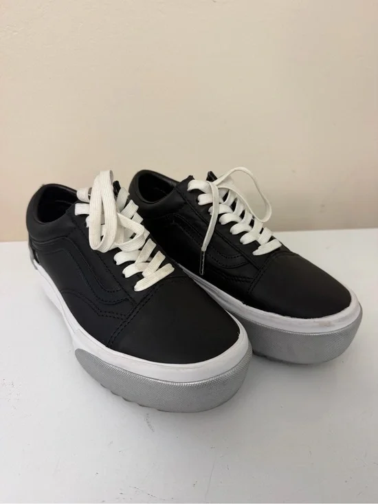 Vans Black Low-Top Platform Sneakers with White Laces and White Sole