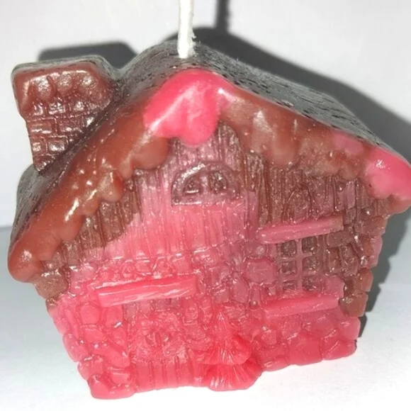 Hand crafted limited edition Gingerbread house candle
