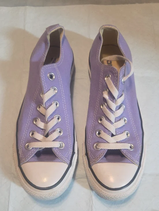 Converse Low-Top Sneakers in Lavender Purple