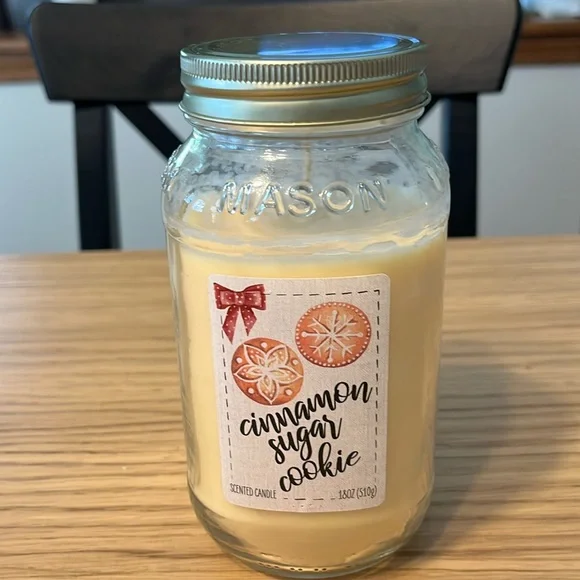 Single Wick Candle. Cinnamon Sugar Cookie. Cute Mason 18 Ounce Jar.
