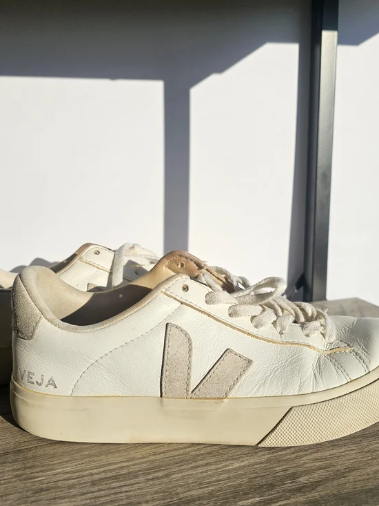 Veja Campo T2 White/Almond Leather Sneakers w/ Beige Suede V Logo Women's Size 9