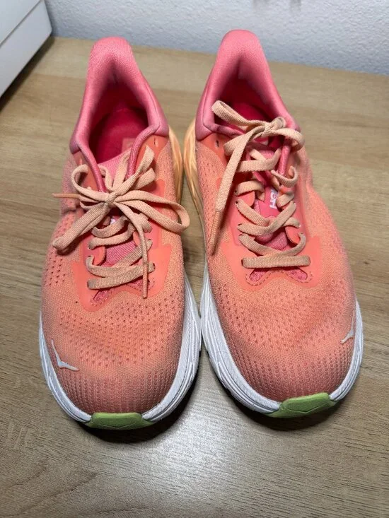 HOKA Women's Arahi 7 'Papaya Coral' Running Shoes - Size 7
