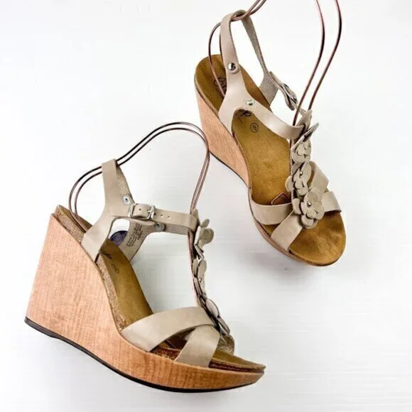 Biostep Flower Accent Wedge Heels Sandals Size 9 Beige Leather