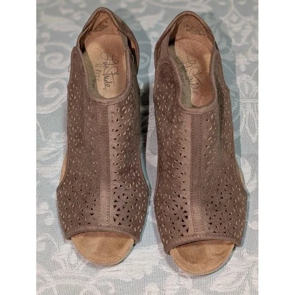 LifeStride Hinx 2 Taupe Cork Wedge Sandals‎ Peep Toe Cutout 6.5M