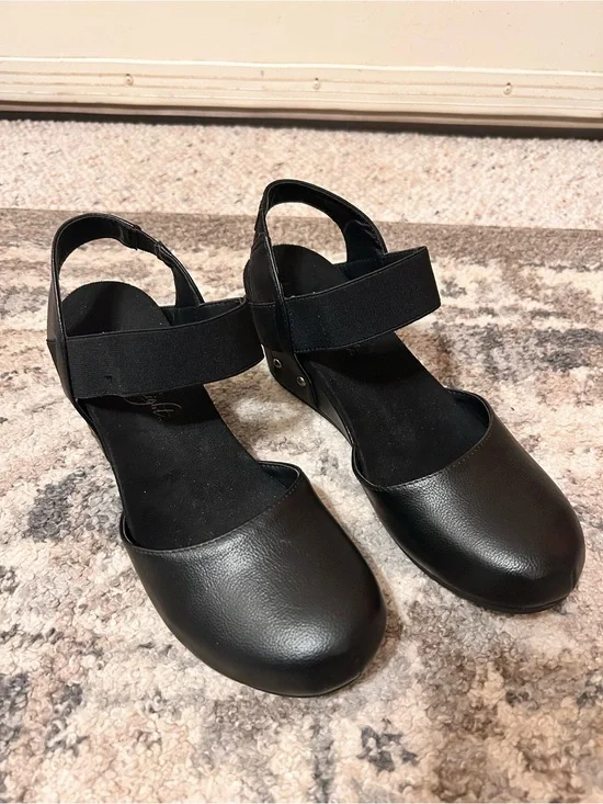 Vintage 7 Eight Freedom Wedges Black Women’s Size 7.5M