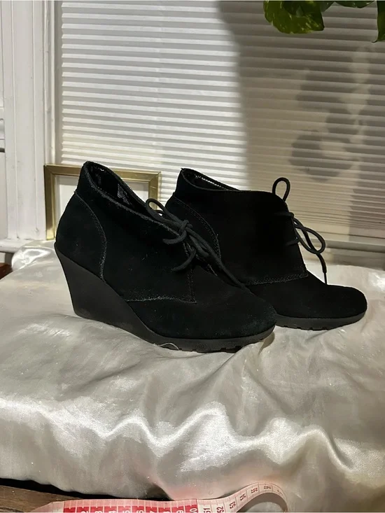 White Mountain Black Suede Wedge Ankle Booties - Classic Women's Lace-Up