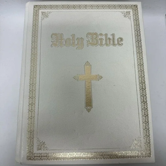 Holy Bible New American Catholic Edition‎ / Regency Family/Nelson-Regency