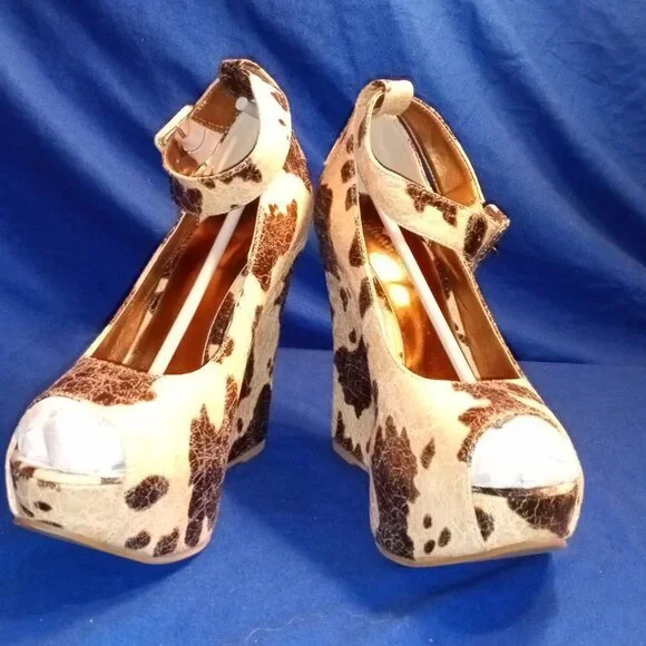 ESPADRILLE  WHEN THE COWS COME OUT WEDGE SANDAL ( BRAND NEW !!!! ) VERY  RARE !