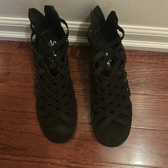 Skechers Black Crisscross Gladiator Sandals