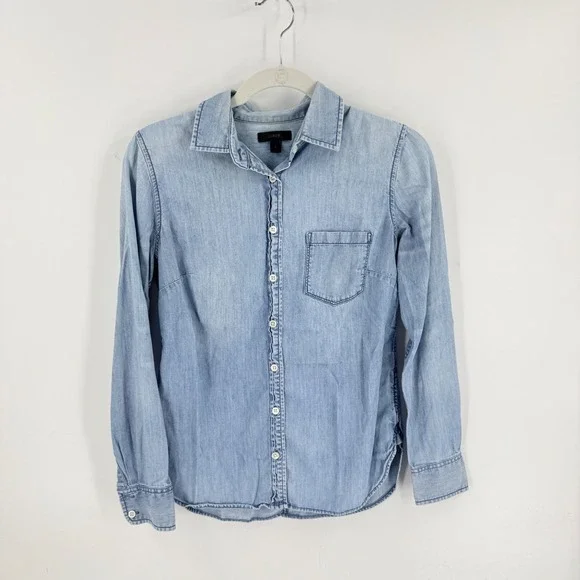 J. Crew Denim Button Down Shirt Light Wash Size 2 Classic Chambray Cotton Top
