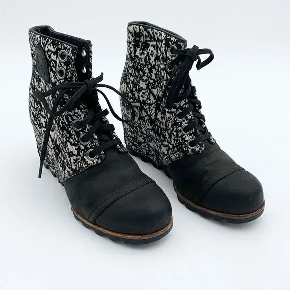 Sorel Joan of Arc Lexie wedge ankle boots black and white Womans size 6.5
