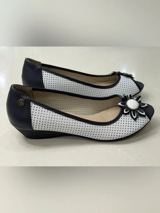 Pavers Perforated Wedge Peep Toe Pumps White Navy Floral Comfort Slip On, 41