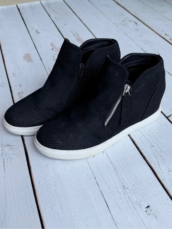 Madden Girl Penn Black Faux Suede Hidden Wedge Sneakers Perforated - Size 9.5