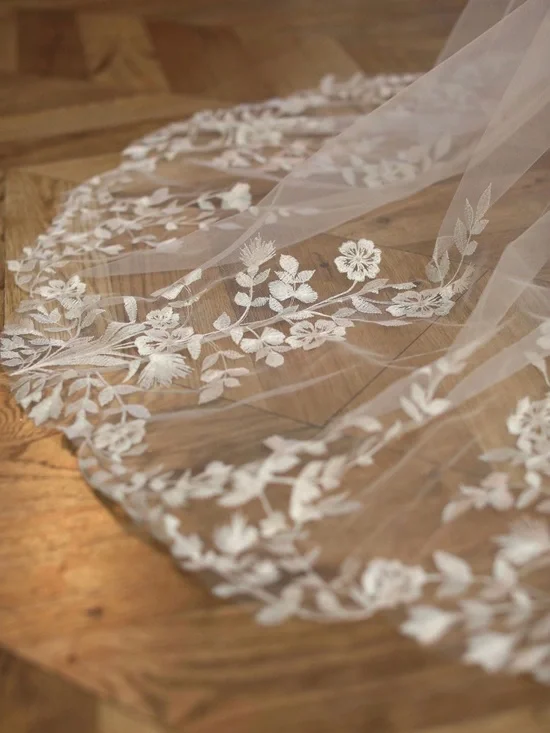 Elegant White Floral Embroidered Veil - Home Accents