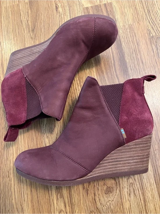 Tom’s Wedge Ankle Slip on Slip Resistant  Boots