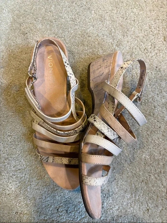 Vionic Beige Snake-Print Multi-Strap “Tess” Wedge Sandals w/Velcro Close-Size 11