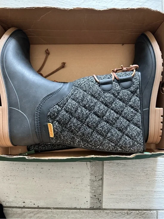 Kamik Quilted Waterproof Ankle Boots - Black and Tan