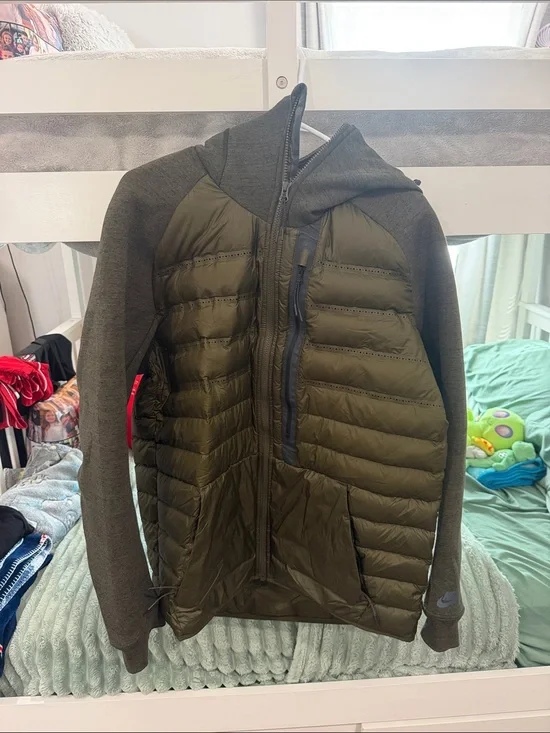 Nike Men's Olive & Charcoal Quilted Hybrid Hooded Jacket