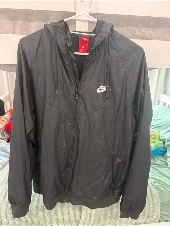 Nike Men's Black Hooded Windbreaker Jacket