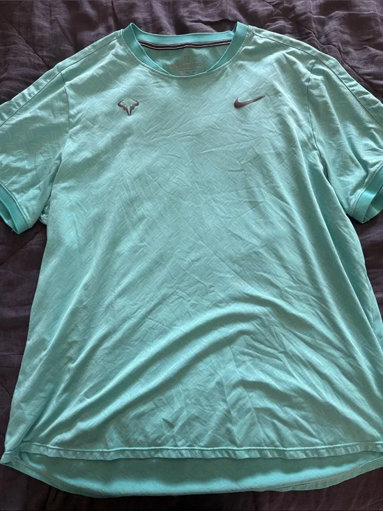 Nike Men’s Light Teal Short Sleeve Tennis Athletic Tee with Swoosh