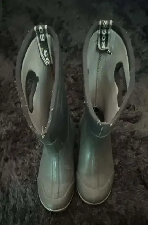 BOGS Solid Waterproof Pull-On Rain Boot