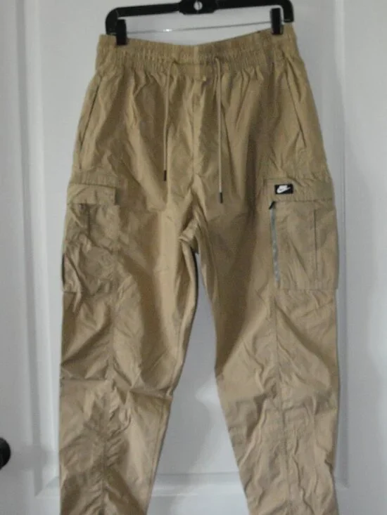 Nike Men's Tech Unlined Woven Trousers Cargo pocket size Large Khaki